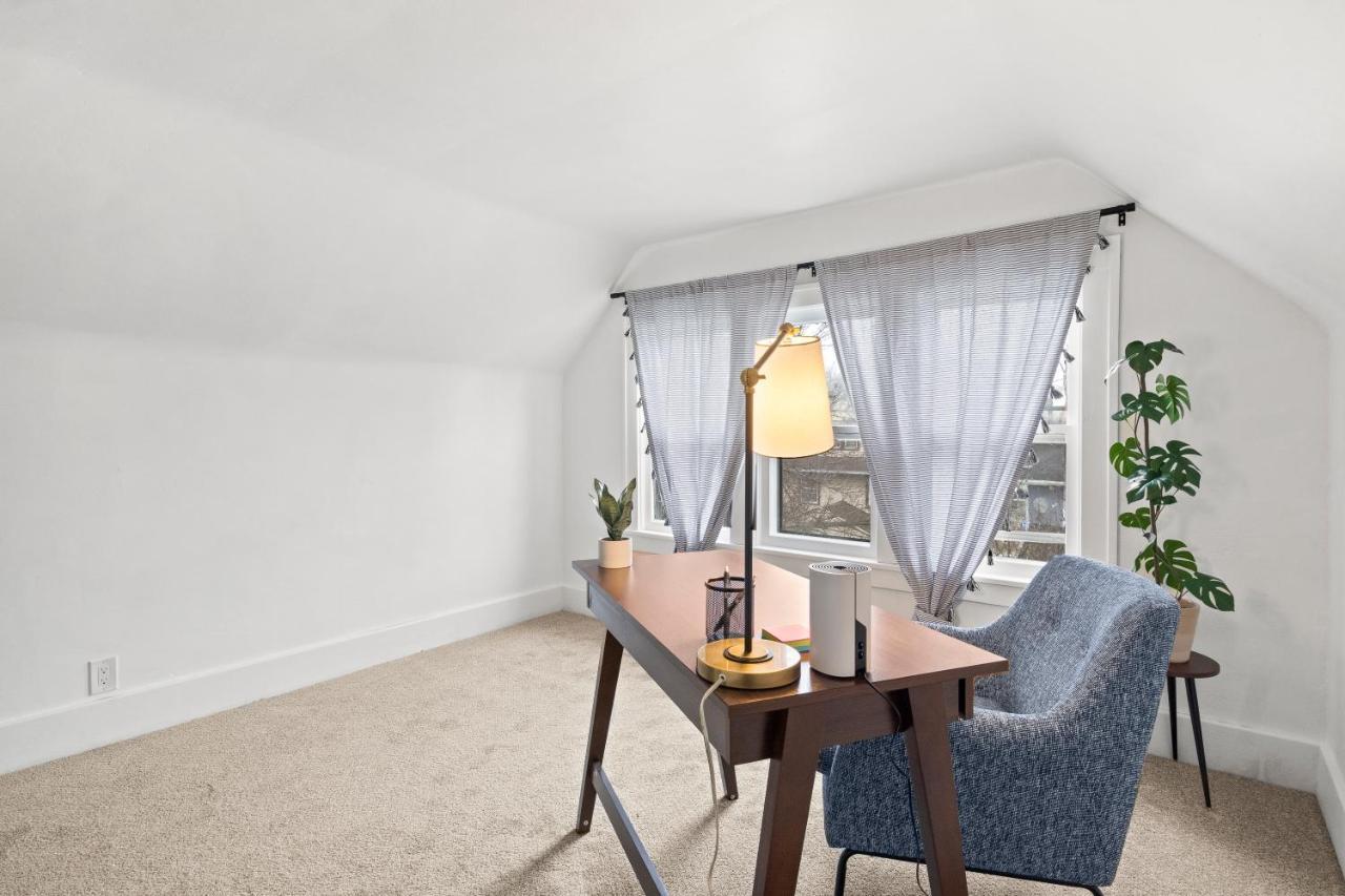 King Bed-Full Kitchen-Self Check-In-Parking-Uofr Villa Rochester Bagian luar foto