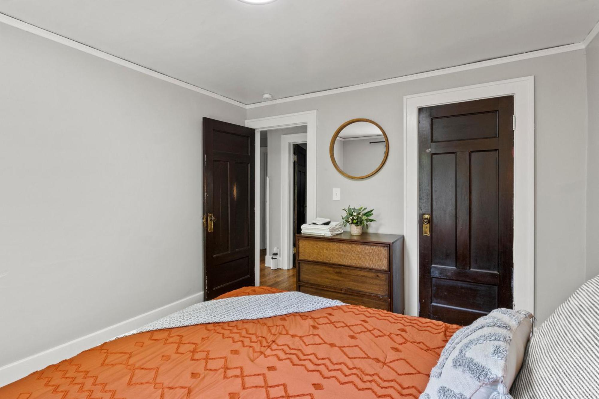 King Bed-Full Kitchen-Self Check-In-Parking-Uofr Villa Rochester Bagian luar foto